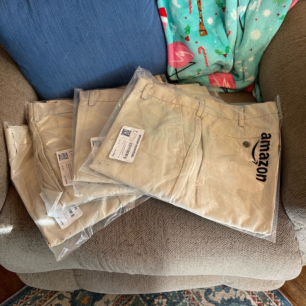 *price drop**NOW $40** was $75** 4 pairs Men’s 40x30 Classic-Fit Chino Pants NWT